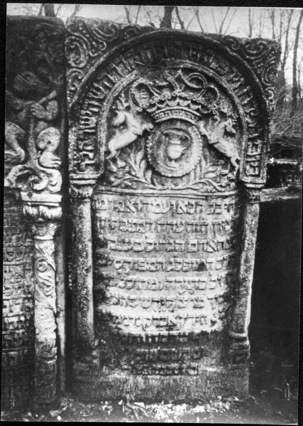File:2.6.7.1-Tombstones-44.jpg