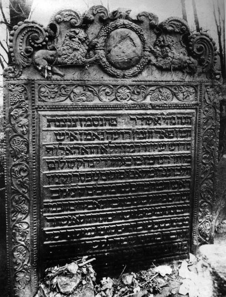 File:2.6.7.1-Tombstones-13.jpg