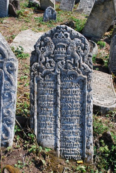 File:2.6.7.1-Tombstones-93.jpg