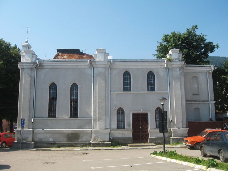 File:CampulungTempel.jpg