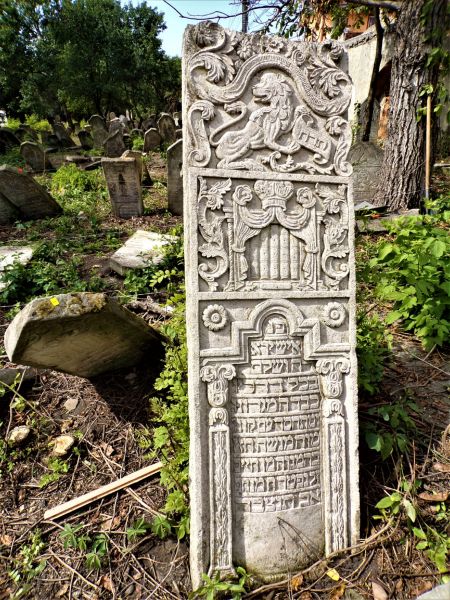 File:2.6.7.1-Tombstones-77.jpg