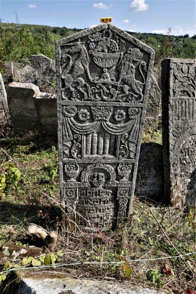 File:2.6.7.1-Tombstones-76.jpg