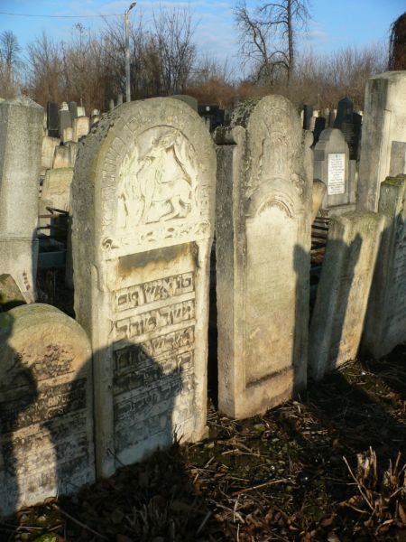 File:2.6.7.1-Tombstones-80.jpg