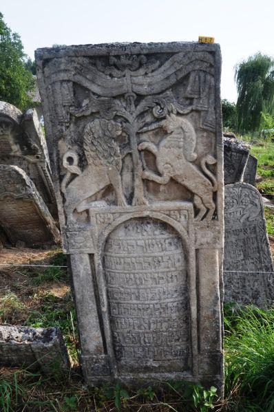 File:2.6.7.1-Tombstones-53.jpg