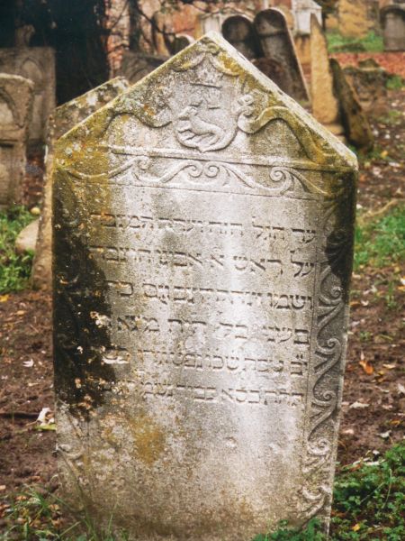 File:2.6.7.1-Tombstones-86.jpg