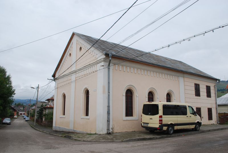 File:GuraSynagogue.jpg
