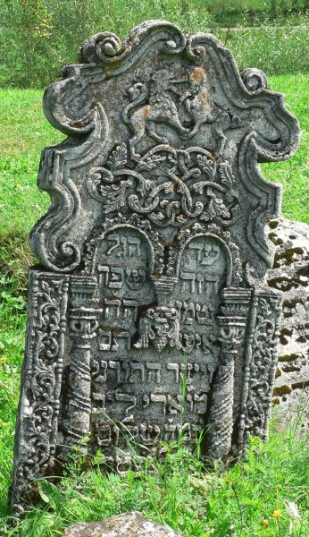 File:2.6.7.1-Tombstones-33.jpg