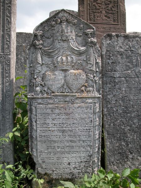 File:2.6.7.1-Tombstones-49.jpg