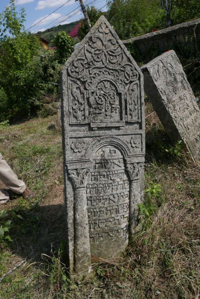 File:2.6.7.1-Tombstones-72.jpg