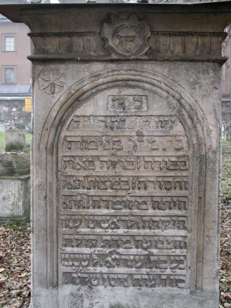 File:2.6.7.1-Tombstones-82.jpg