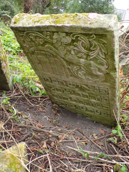 File:2.6.7.1-Tombstones-79.jpg