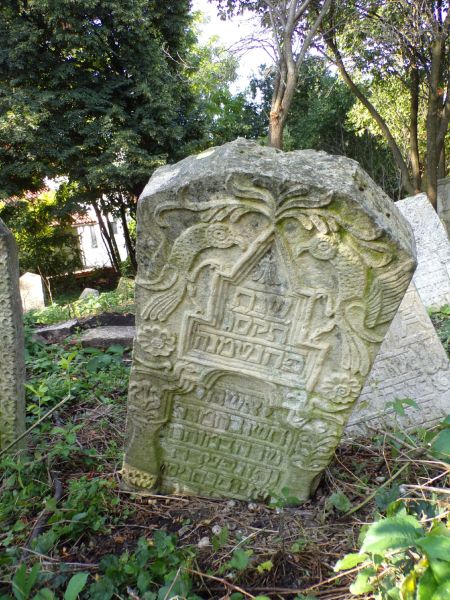 File:2.6.7.1-Tombstones-63.jpg