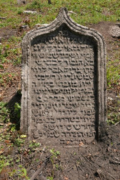 File:2.6.7.1-Tombstones-3.jpg